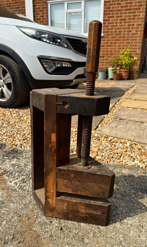 Antique carpenters bench - bench, vice