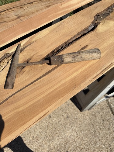 Antique working tool gonna - working, n